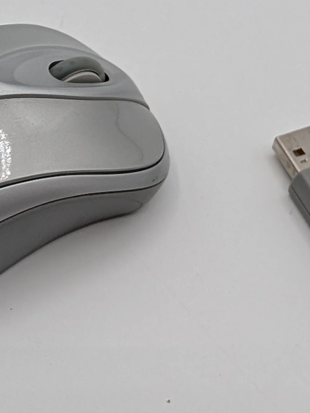 Microsoft Silver Wireless Optical Mouse - Ambidextrous Design